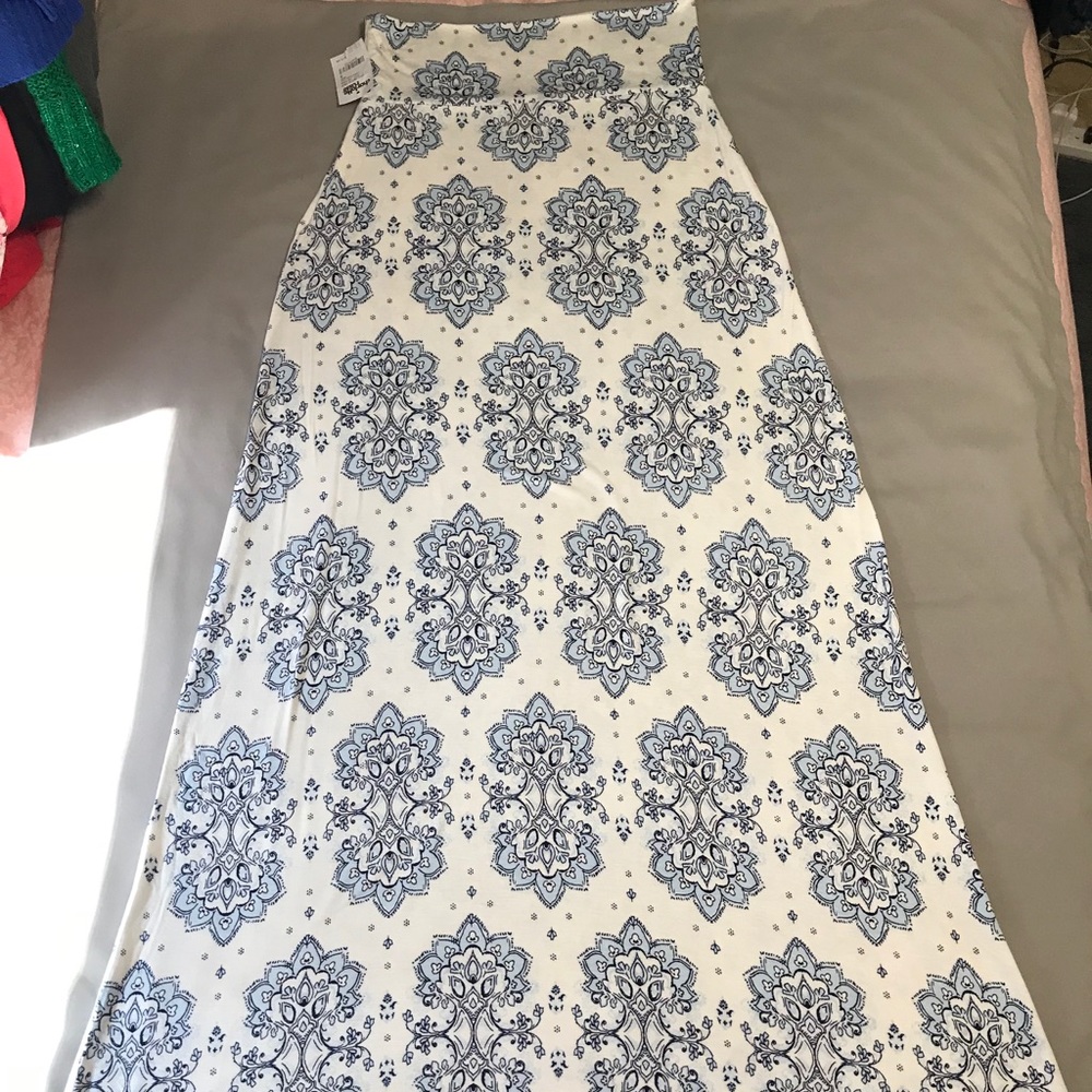 White and navy blue printed maxi skirt